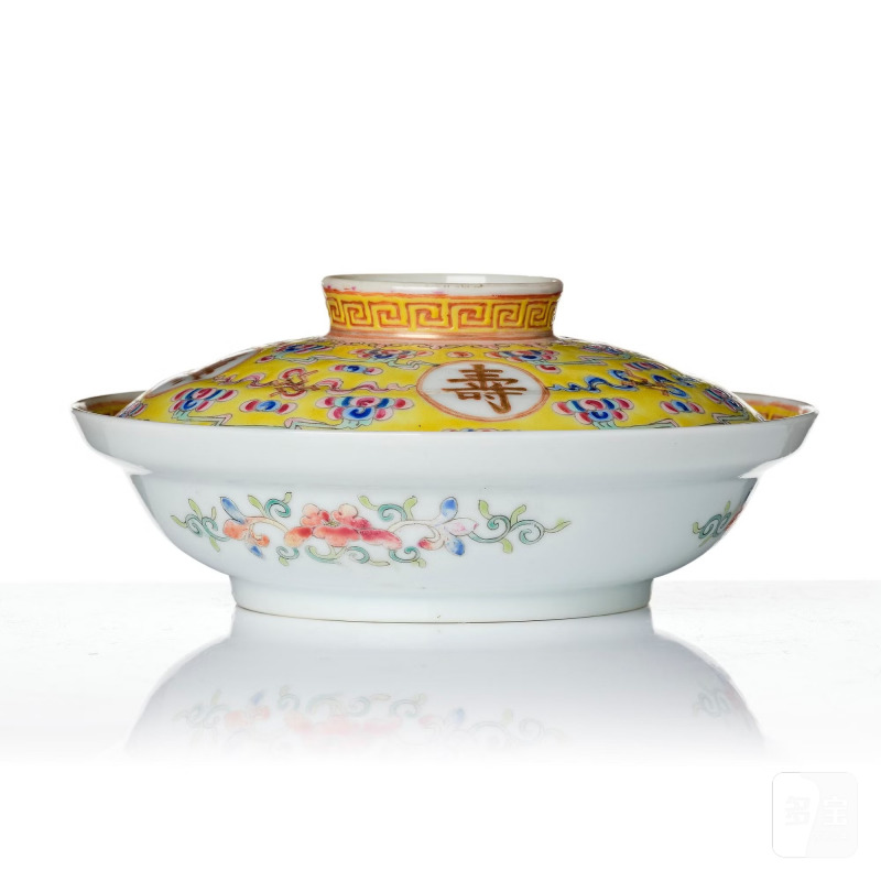 A yellow glazed bowl with cover and a turquoise ground box with cover, - 图6